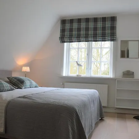 Ferien In Einem Ehemaligen Kaptitaenshaus Holiday home Wyk auf Foehr