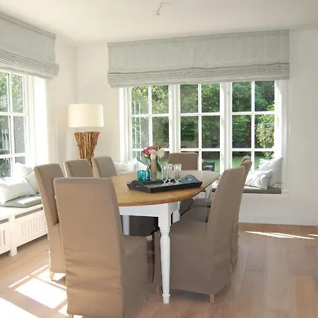 펜션 Ferien In Einem Ehemaligen Kaptitaenshaus *