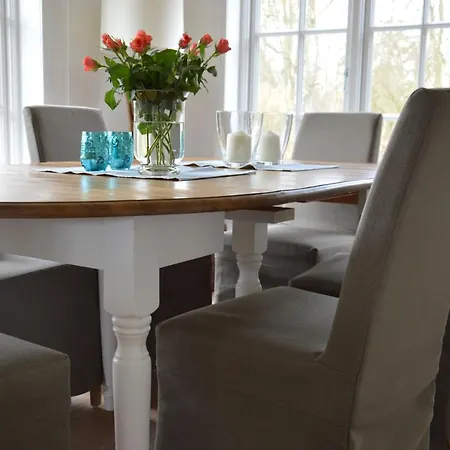 Ferien In Einem Ehemaligen Kaptitaenshaus 펜션 *