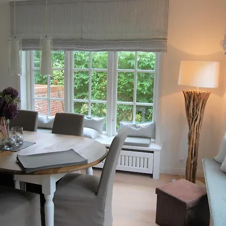 Ferien In Einem Ehemaligen Kaptitaenshaus *